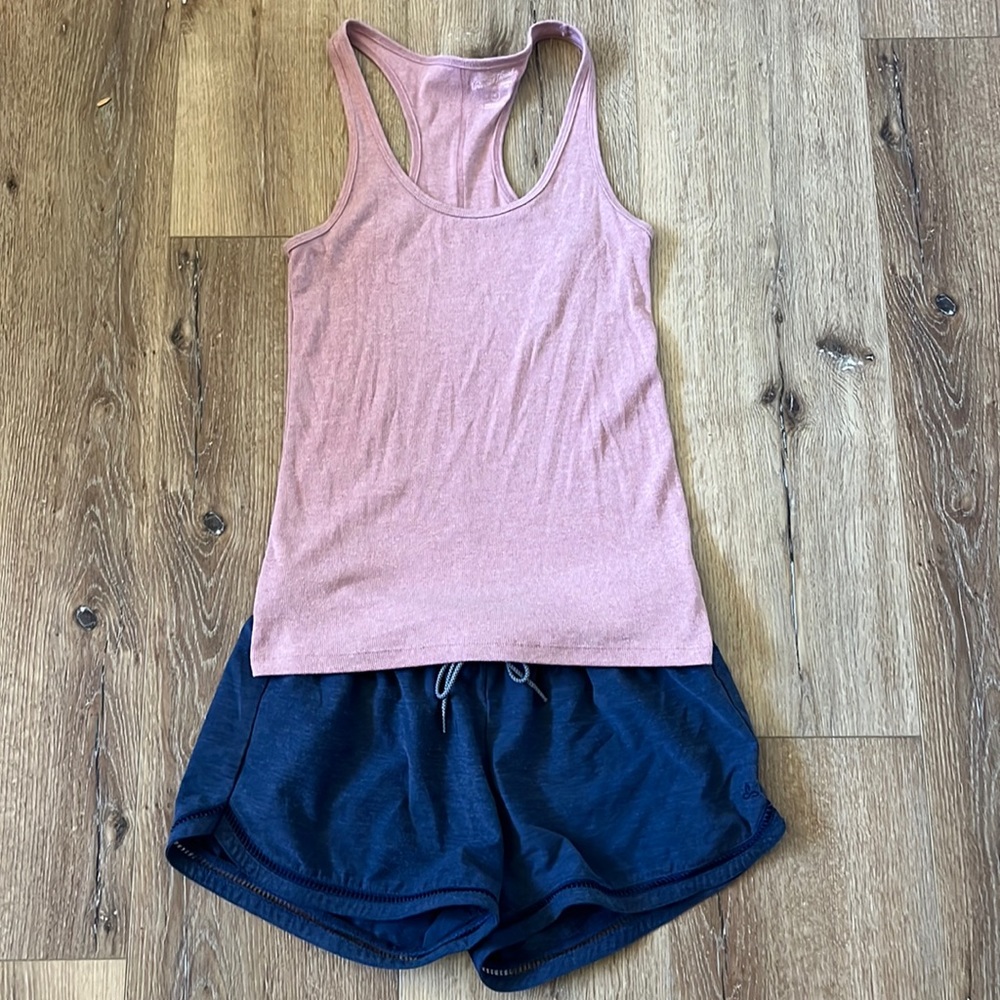Prana shorts outfit